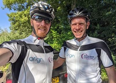 Two cycling participants taking part in Tour-de-Rennie Grove 2022