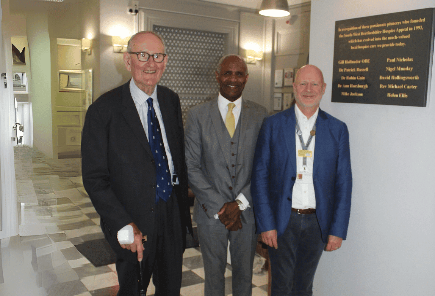 Plaque to honour founders unveiled at Peace Hospice (in Watford)